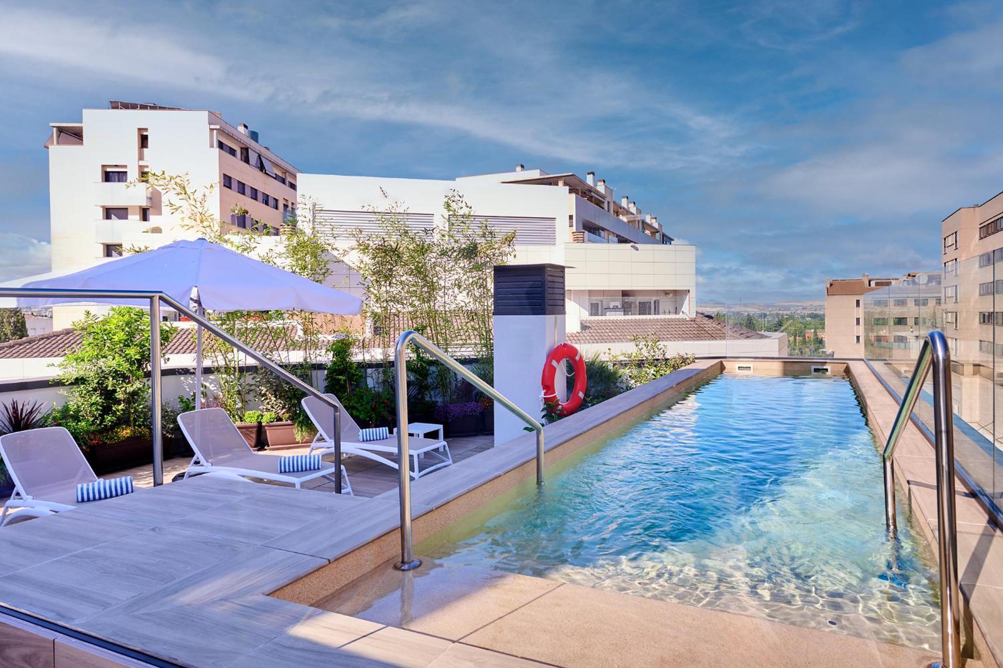 Apartamentos Luna Suites גרנדה מראה חיצוני תמונה